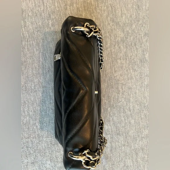 Badgley Mischka Women’s Mini Chevron Crossbody Bag Black Quilted Faux Leather - Picture 8 of 16